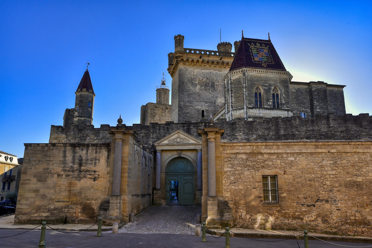 uzes-7009337_1280