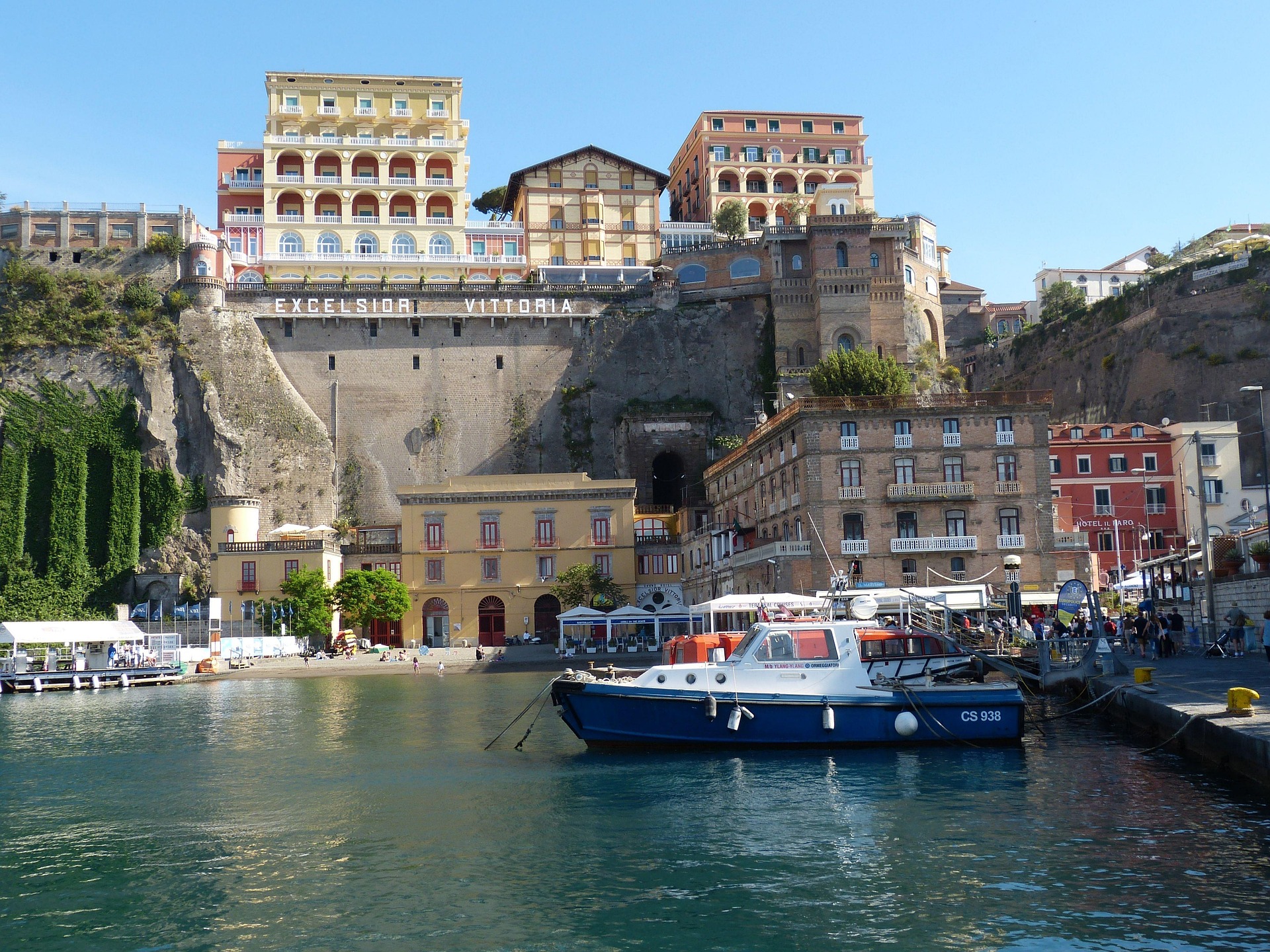 falco-sorrento-2579556_1920