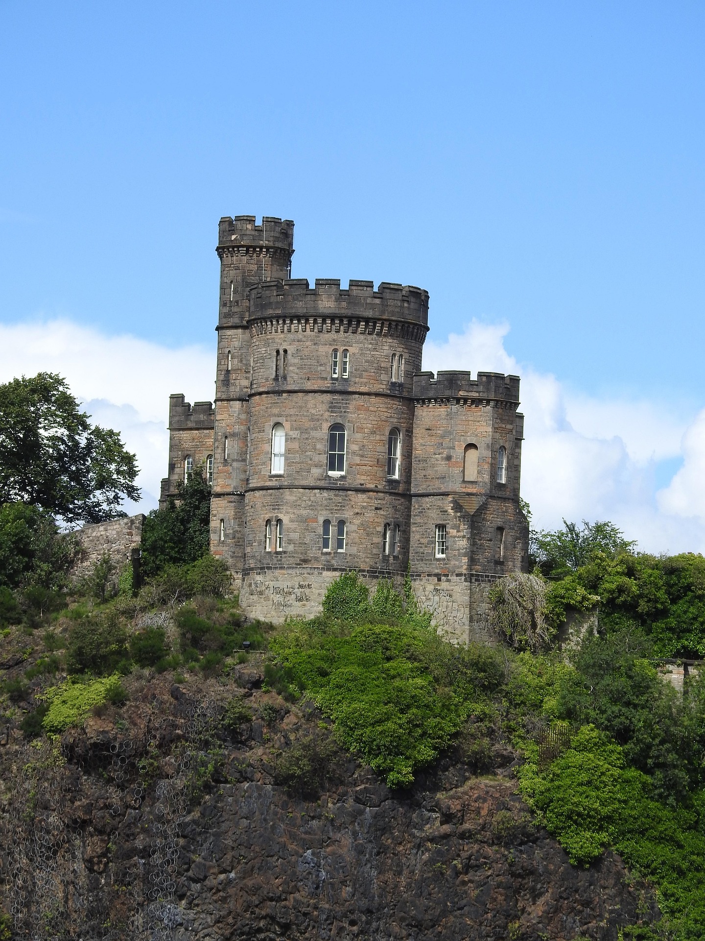 izarut-castle-2656146_1920