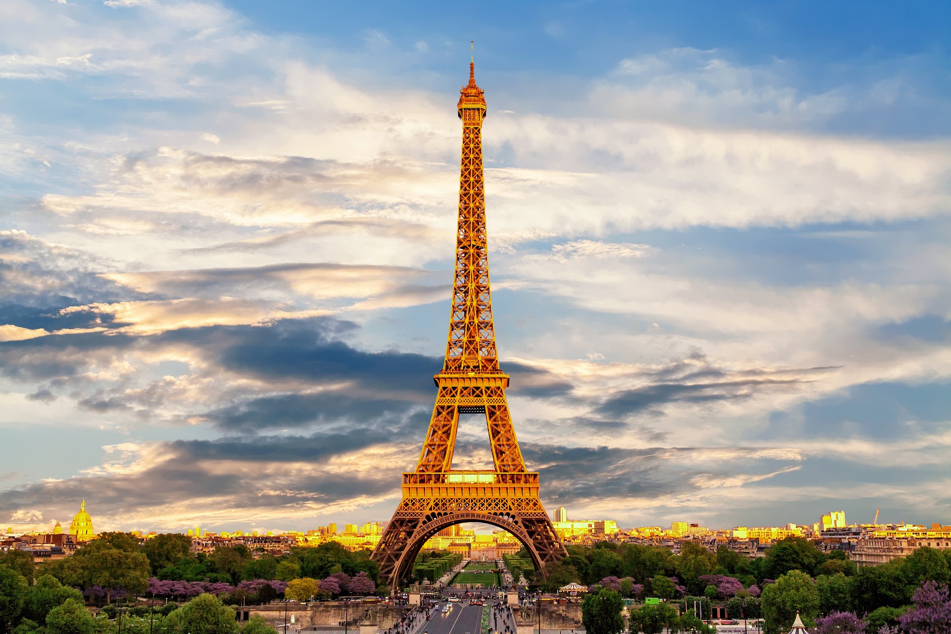 thedigitalartist-eiffel-tower-3349075_1920